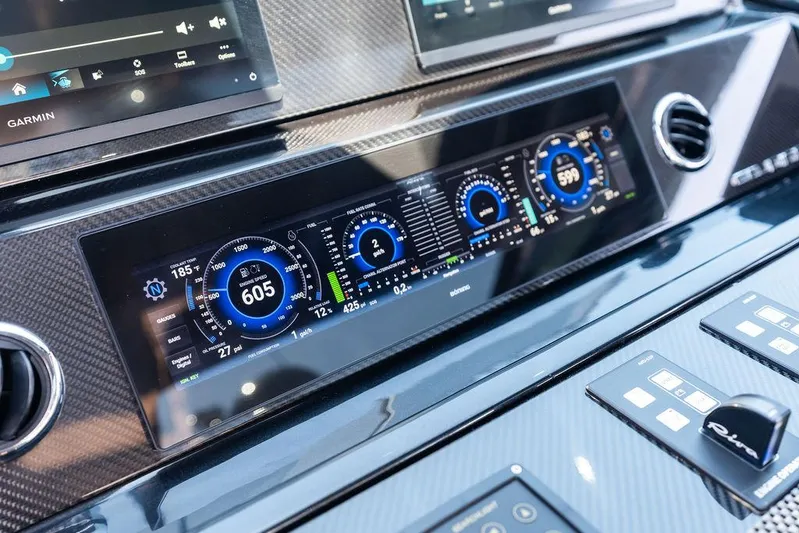 Club T Yacht Photos Pics 