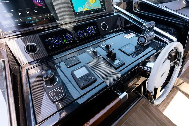 Club T Yacht Photos Pics 