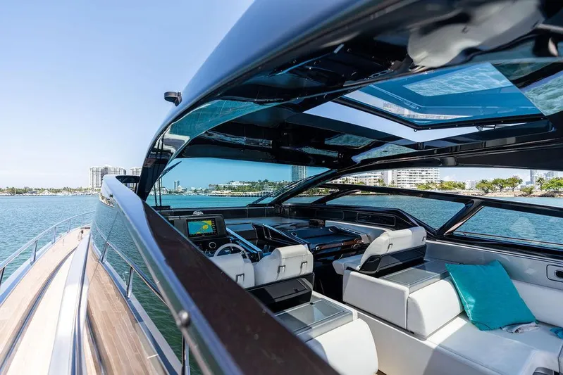 Club T Yacht Photos Pics 