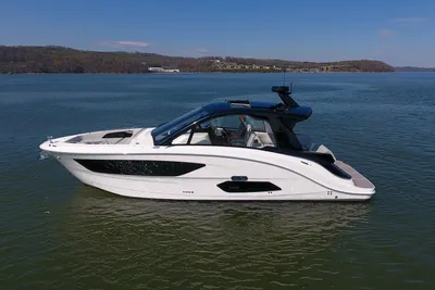 Sea Ray Sundancer 370