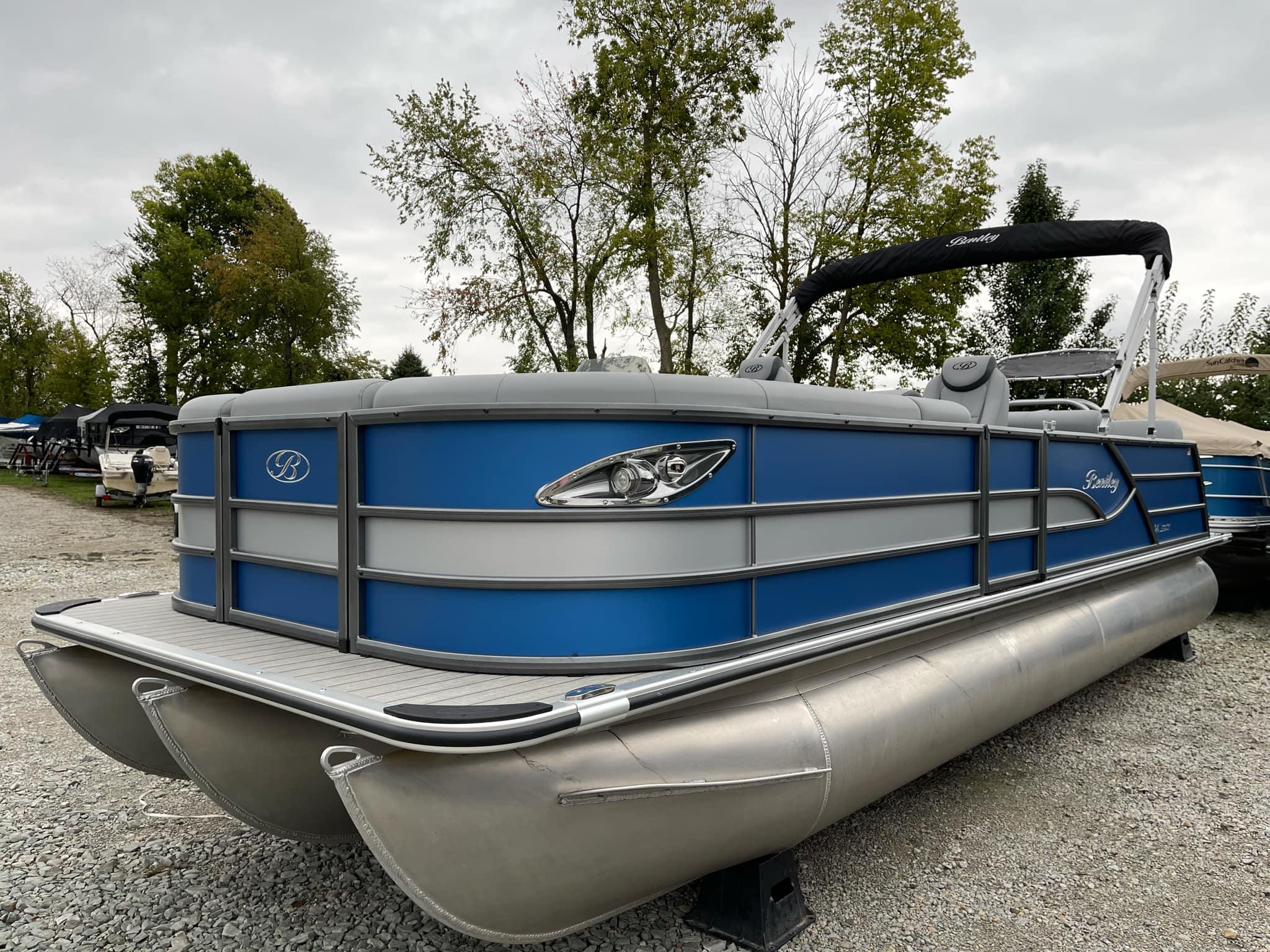 Bentley Pontoons Legacy 243 QSB