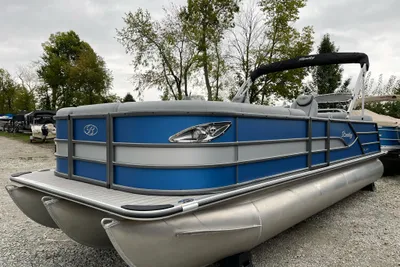 Bentley Pontoons Legacy 243 QSB