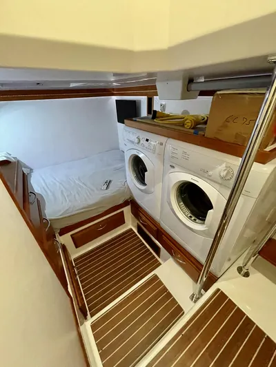 Happy Days Yacht Photos Pics 