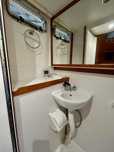 Happy Days Yacht Photos Pics 