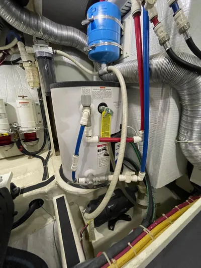 Happy Days Yacht Photos Pics 