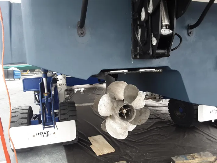 Happy Days Yacht Photos Pics 