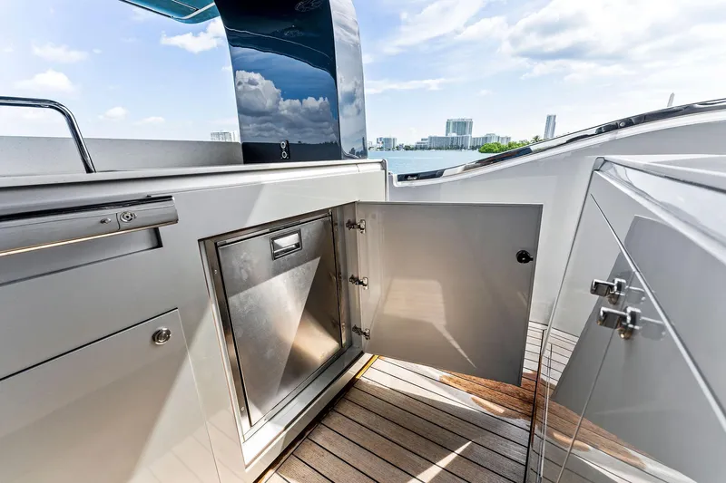 Ciao L Yacht Photos Pics 