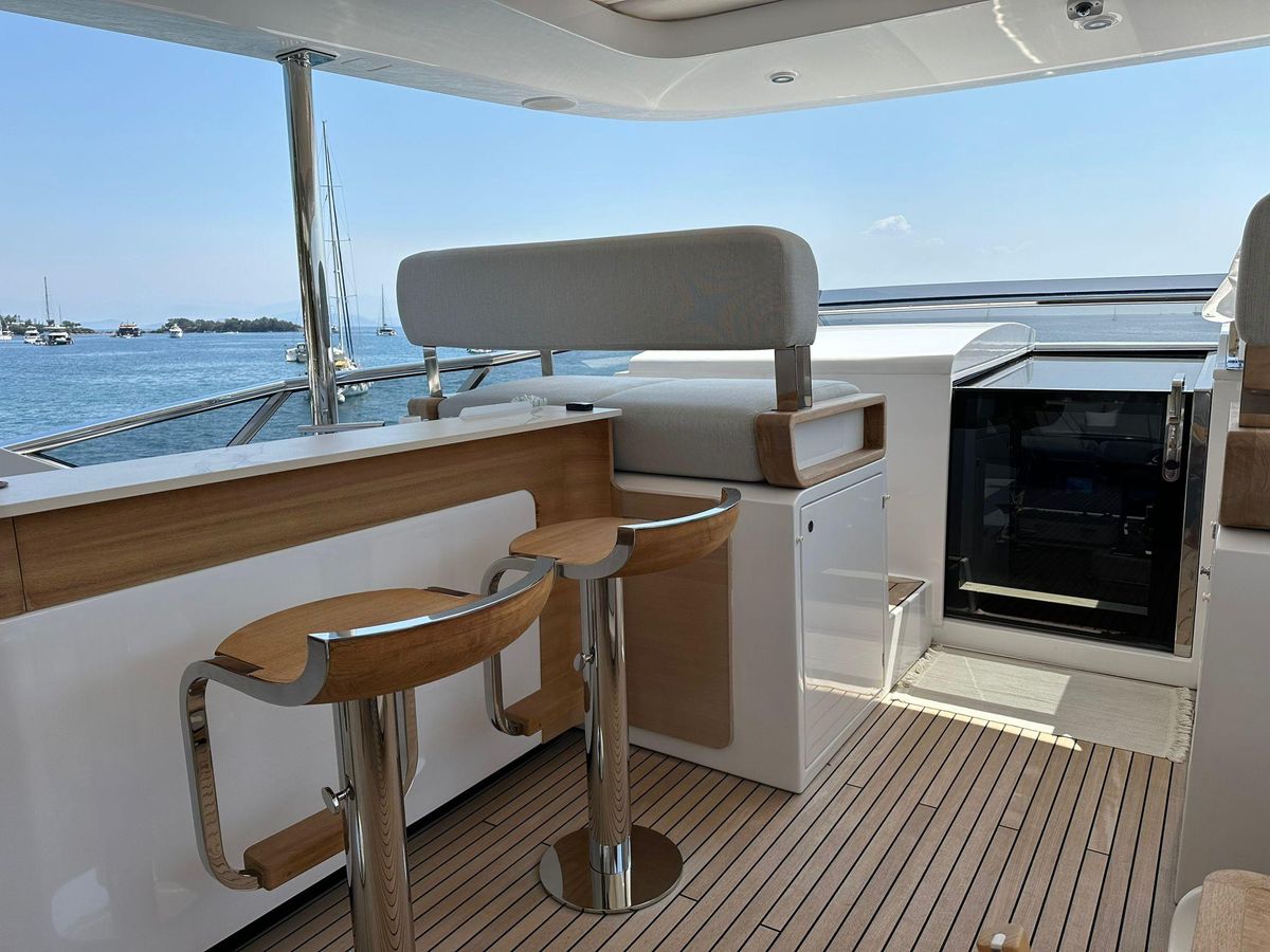 2023 Azimut 87 