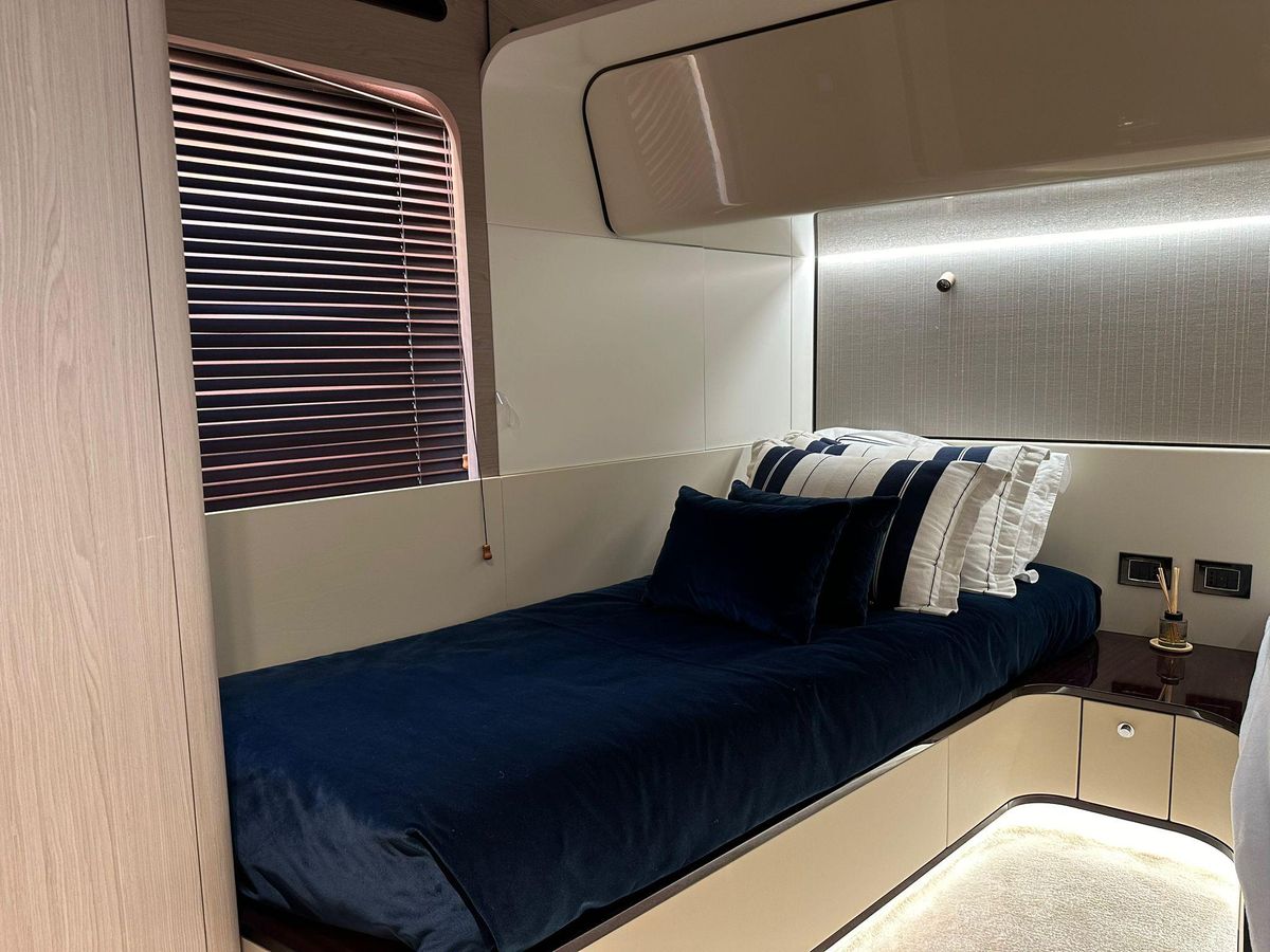 2023 Azimut 87 