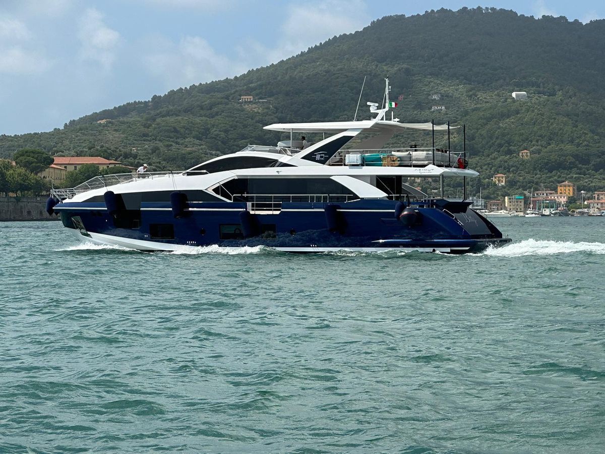 2023 Azimut 87 