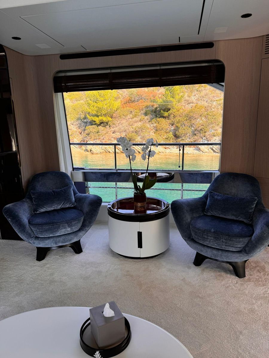 2023 Azimut 87 