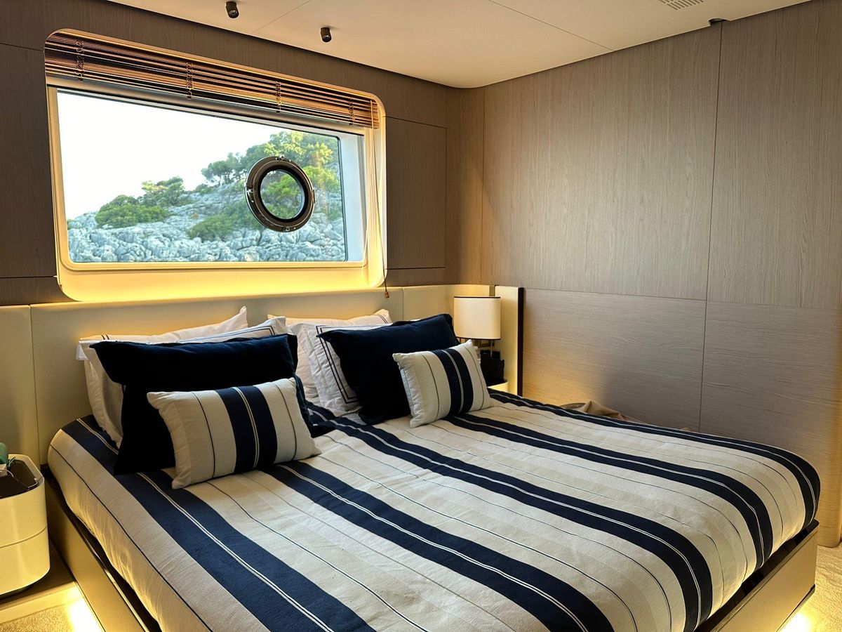 2023 Azimut 87 