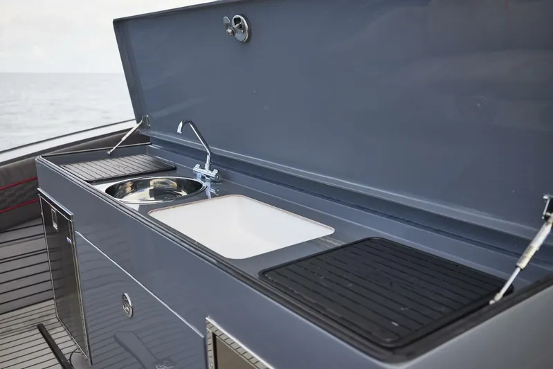 Mr. Lucky Yacht Photos Pics 2024 Midnight Express 52 Vitesse - Image 36