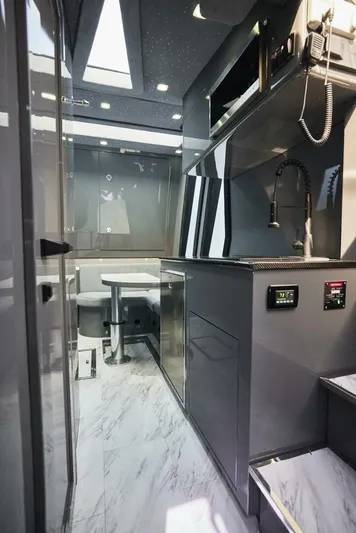 Mr. Lucky Yacht Photos Pics 2024 Midnight Express 52 Vitesse - Image 56