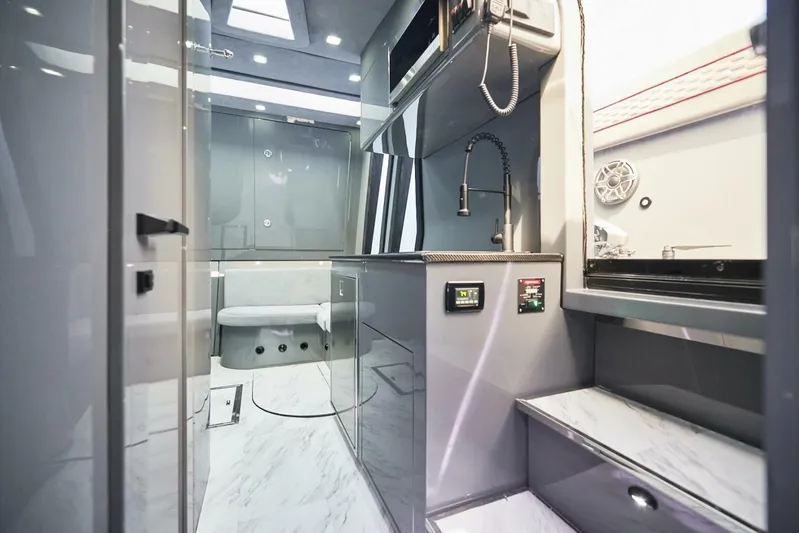 Mr. Lucky Yacht Photos Pics 2024 Midnight Express 52 Vitesse - Image 53