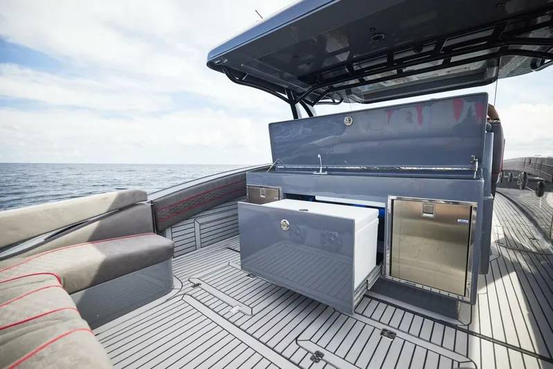 Mr. Lucky Yacht Photos Pics 2024 Midnight Express 52 Vitesse - Image 34