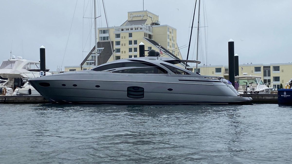 2016 Pershing 70 