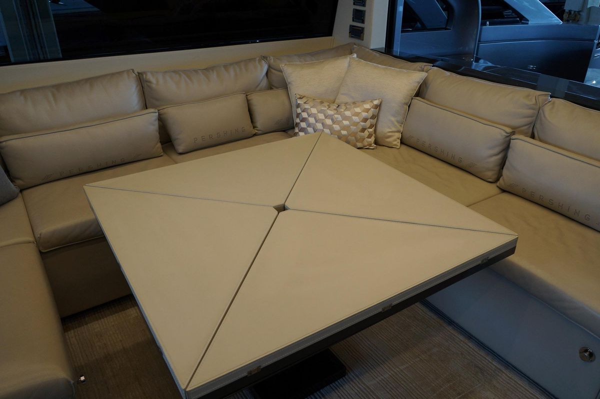 2016 Pershing 70 