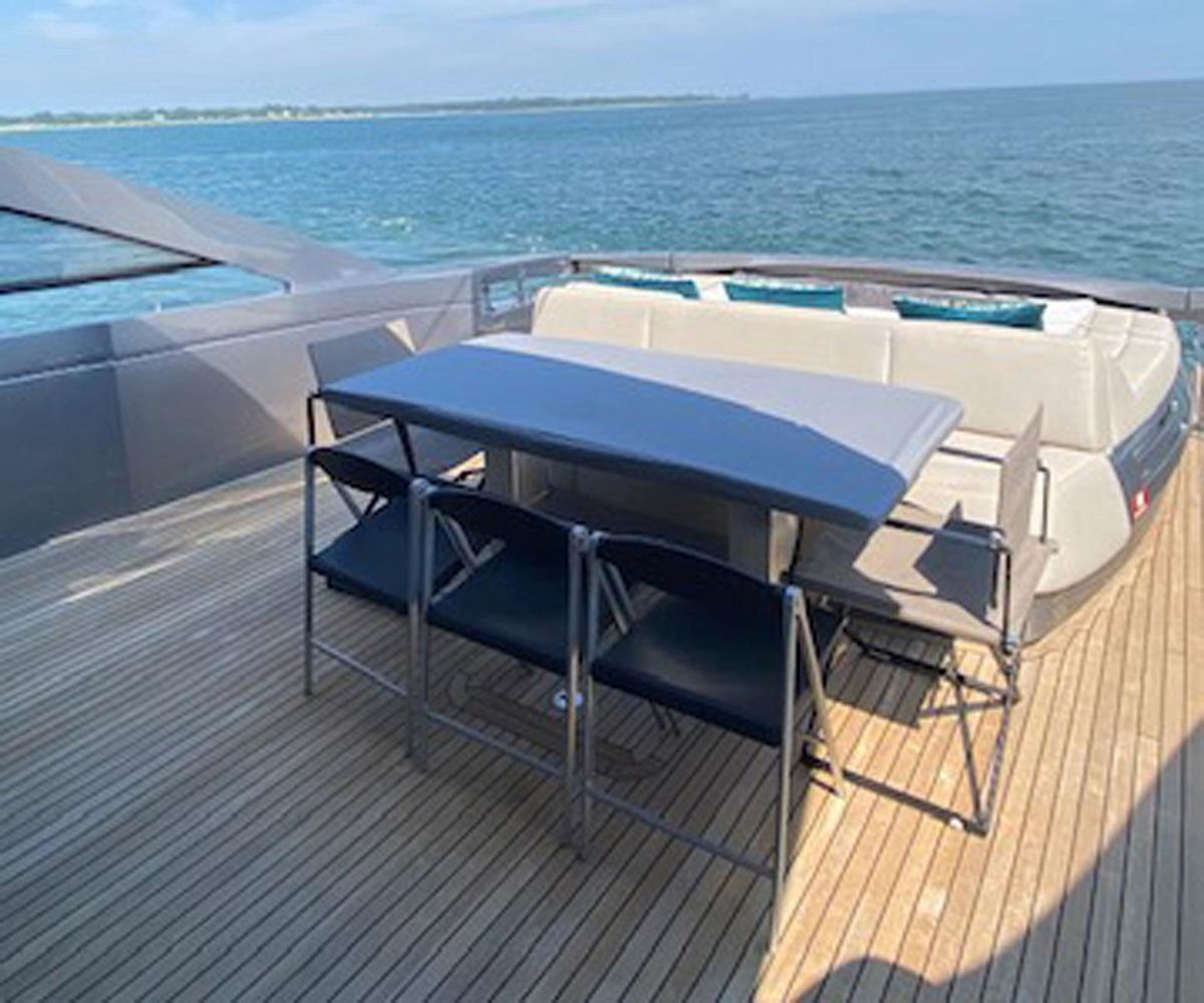 2016 Pershing 70 