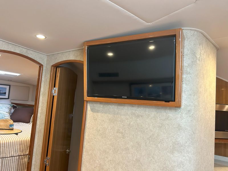 2015 Viking 42 Sport Tower