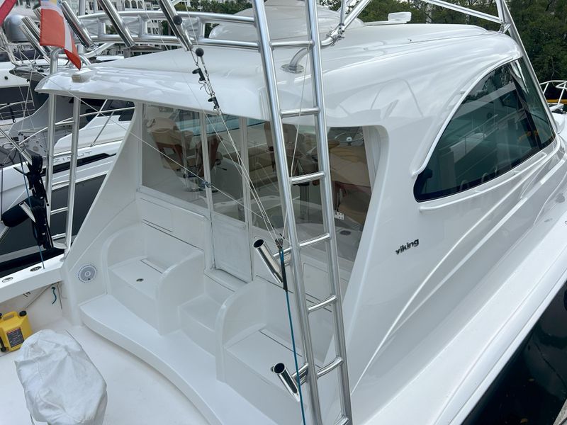 2015 Viking 42 Sport Tower