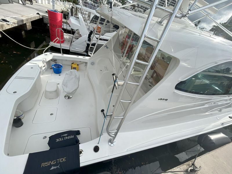 2015 Viking 42 Sport Tower