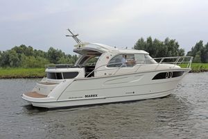 2019 Marex 320 Aft Cabin Cruiser