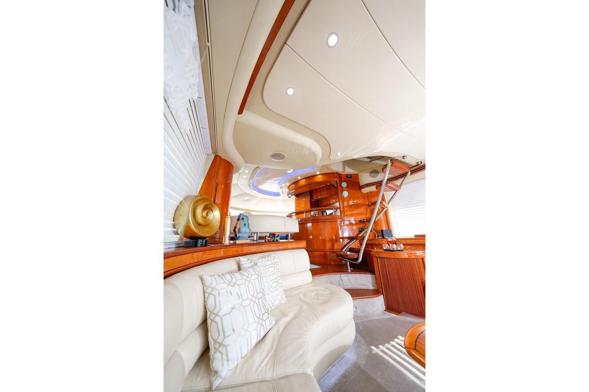2007 Azimut 70 