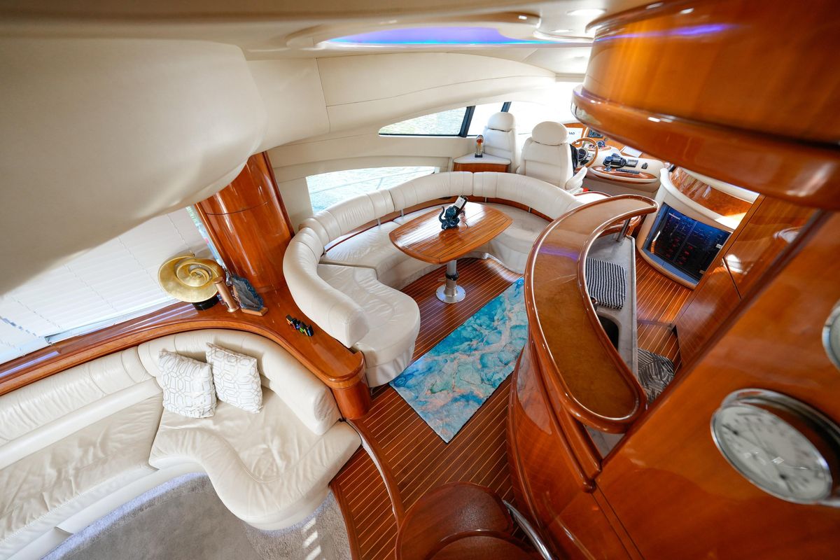 2007 Azimut 70 