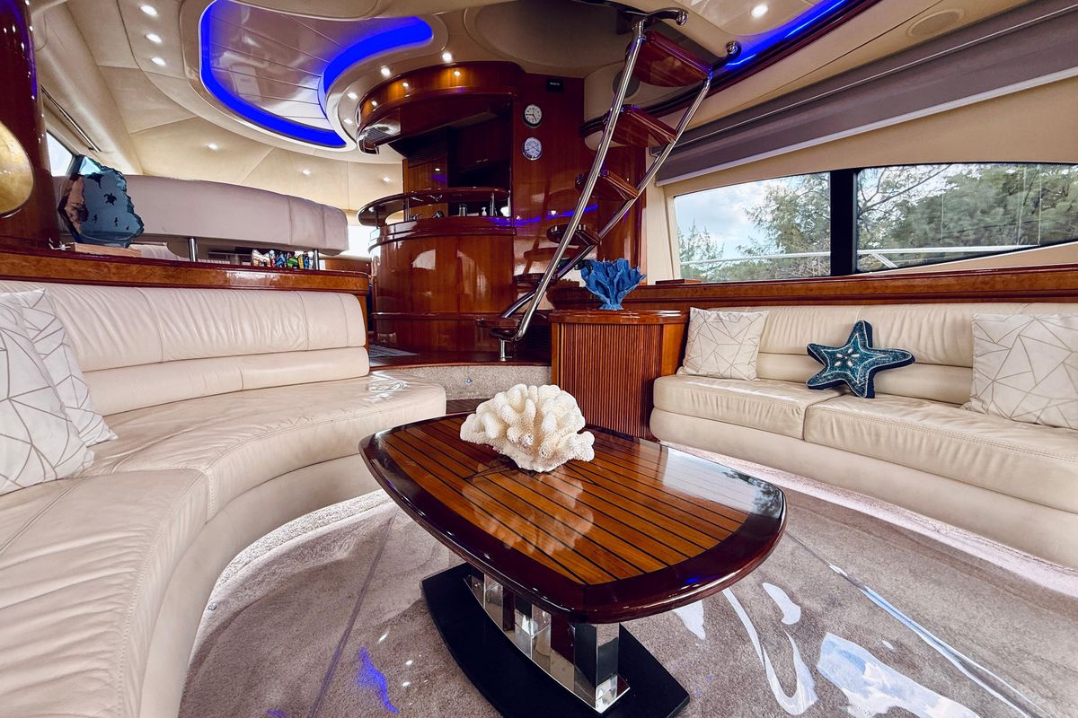 2007 Azimut 70 