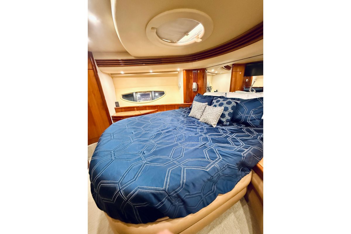 2007 Azimut 70 