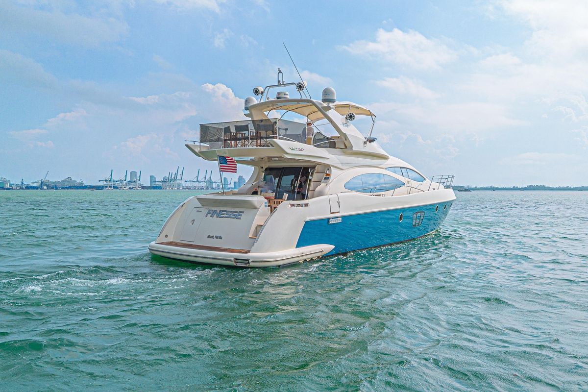 2007 Azimut 70 