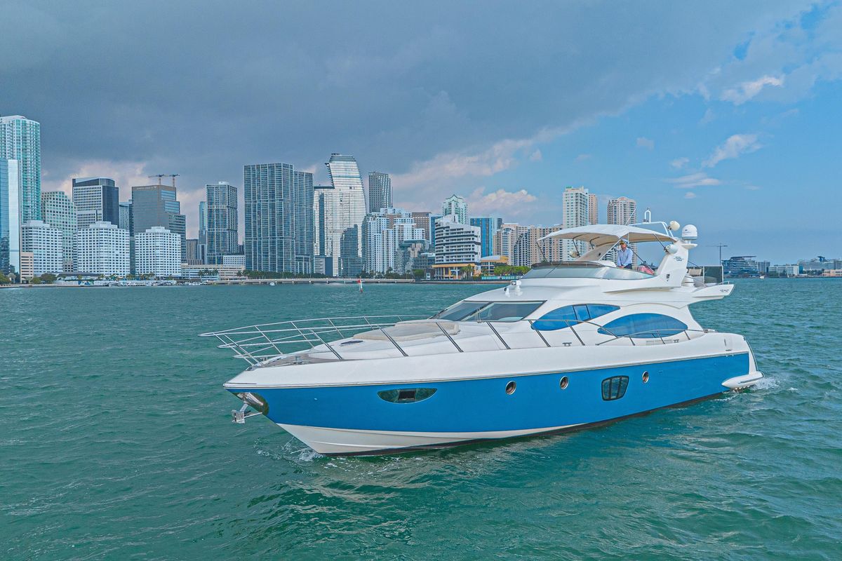 2007 Azimut 70 