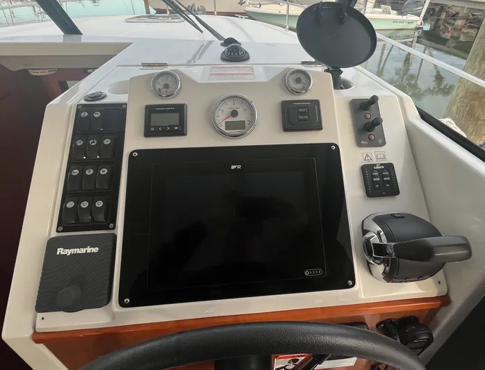 Isabelle Yacht Photos Pics Control panel of 2016 Beneteau Swift Trawler 30.