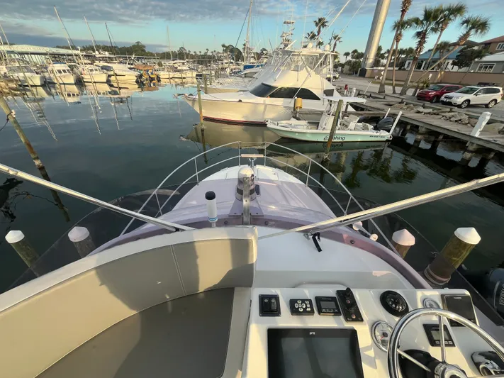 Isabelle Yacht Photos Pics Beneteau Swift Trawler 30, 2016, docked with helm view.