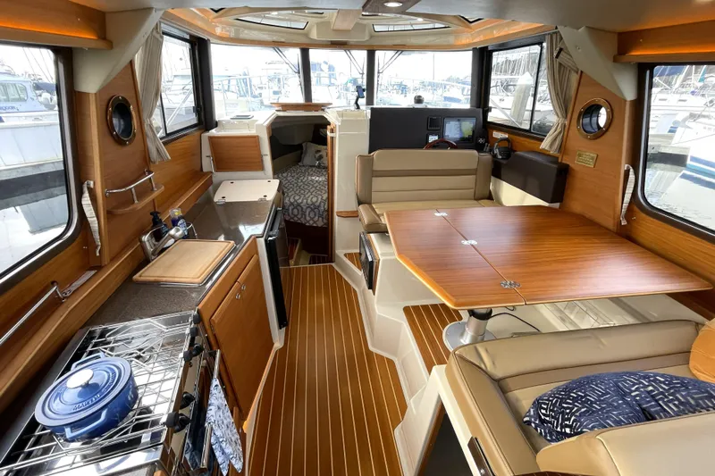 Poseidon&rsquo;s Lanai Yacht Photos Pics Salon 1