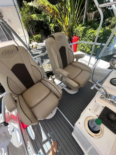 Silverback Yacht Photos Pics 