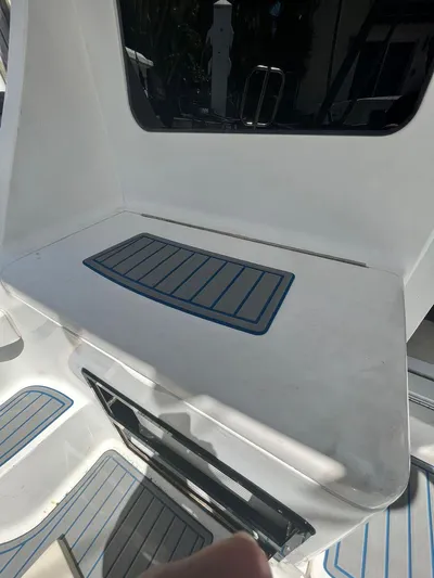 Silverback Yacht Photos Pics 