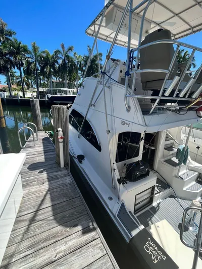 Silverback Yacht Photos Pics 