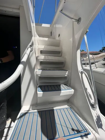 Silverback Yacht Photos Pics 