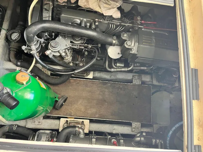 Silverback Yacht Photos Pics 