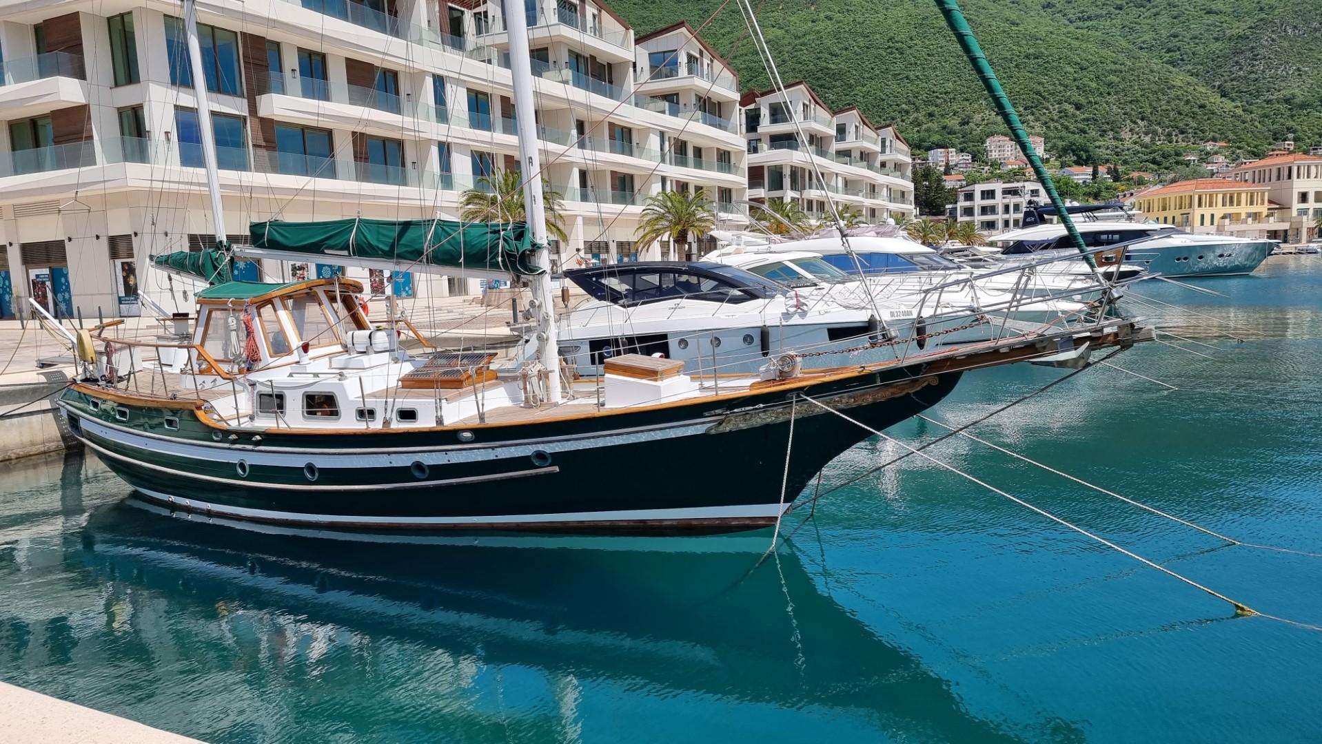 vagabond 47 yacht for sale