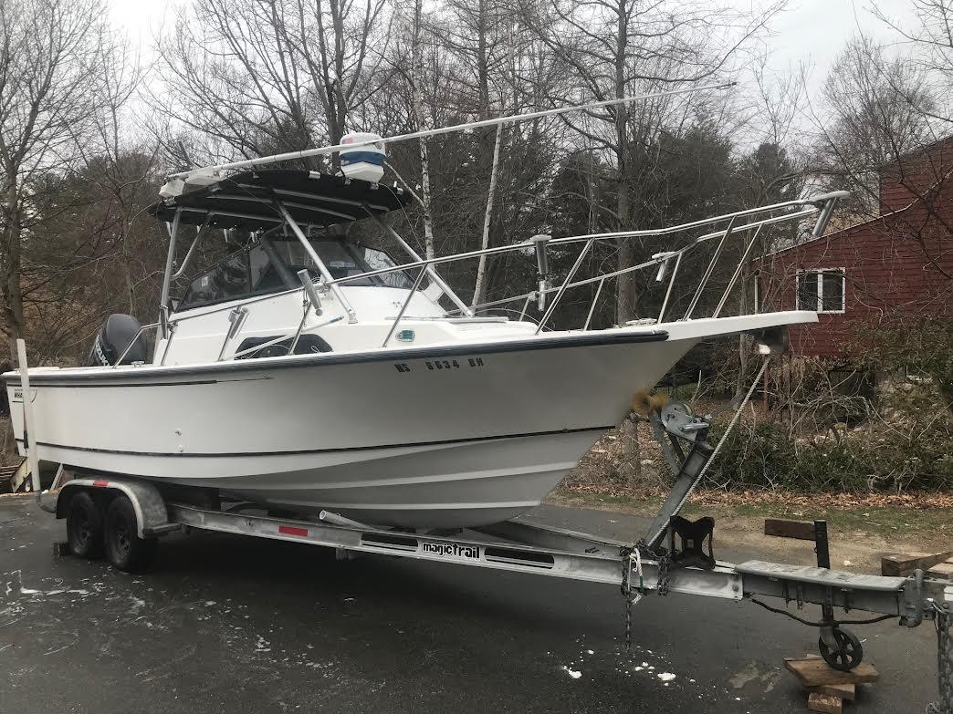 1993 Boston Whaler 23 Walkaround Cuddy Cabin myytävät - YachtWorld