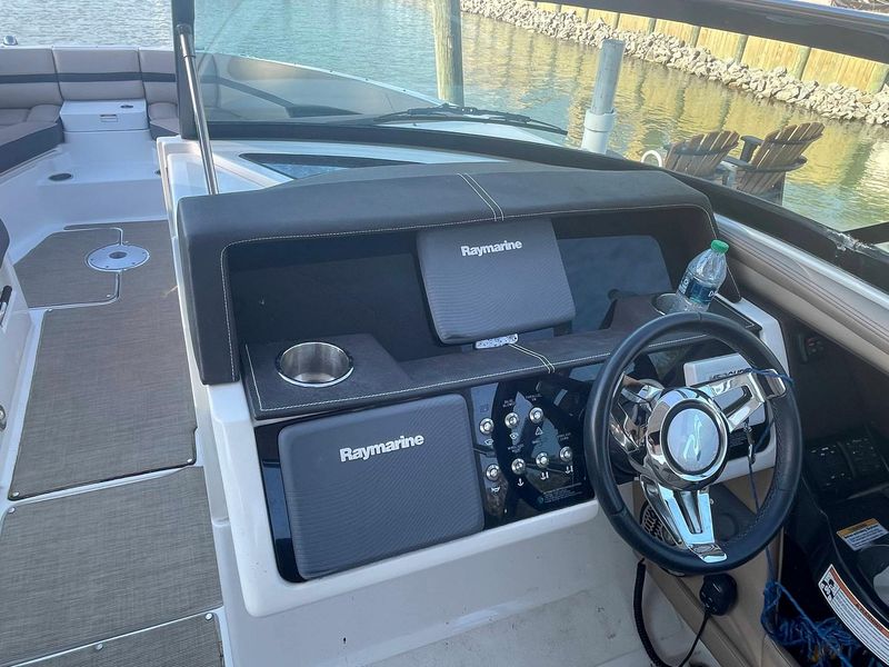 2017 Sea Ray 350 SLX