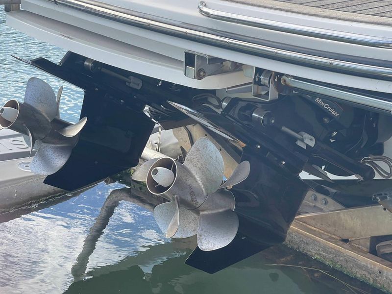 2017 Sea Ray 350 SLX