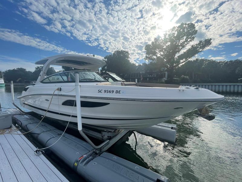 2017 Sea Ray 350 SLX