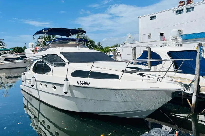 Relax Yacht Photos Pics 