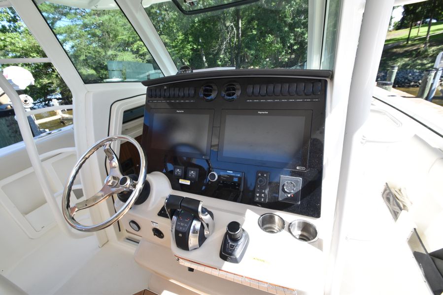 2020 Boston Whaler 380 Outrage