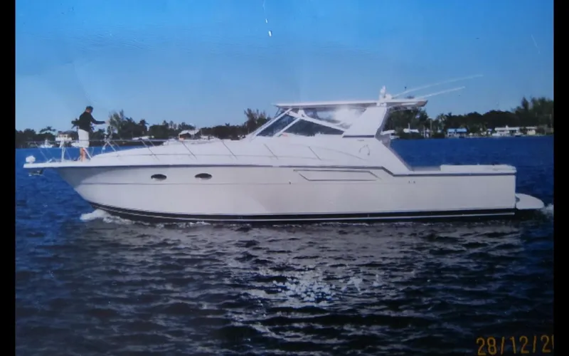 Thi Inh Yacht Photos Pics 