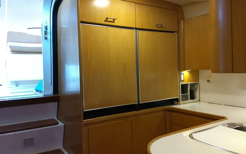 Thi Inh Yacht Photos Pics 